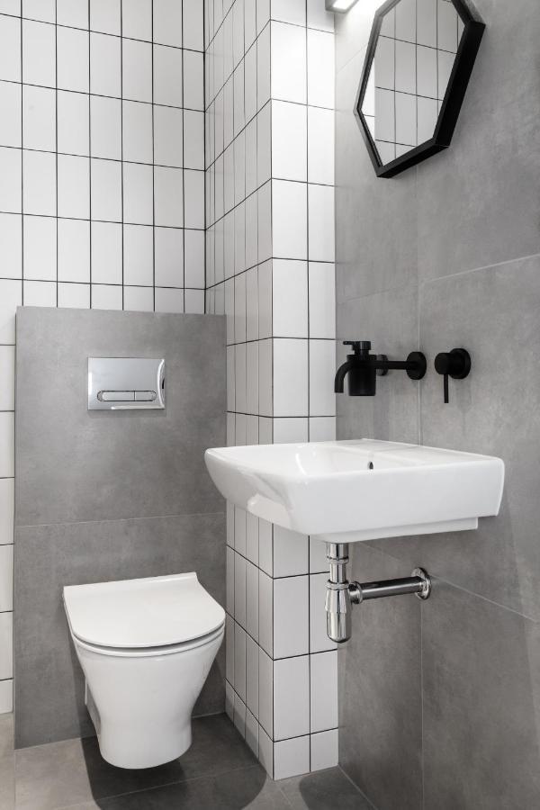 Househost Apartament: Ul. Miodowa 42/42B Краков Экстерьер фото